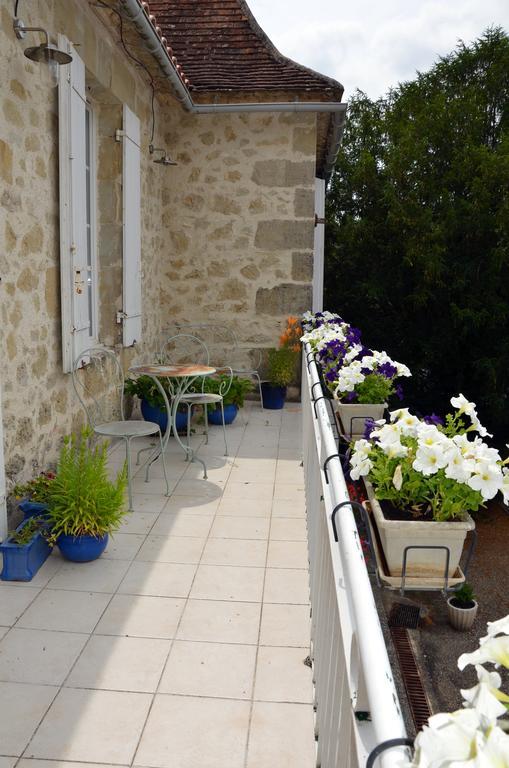 Chez Madeleine Bed & Breakfast Saint-Colomb-de-Lauzun Exterior photo