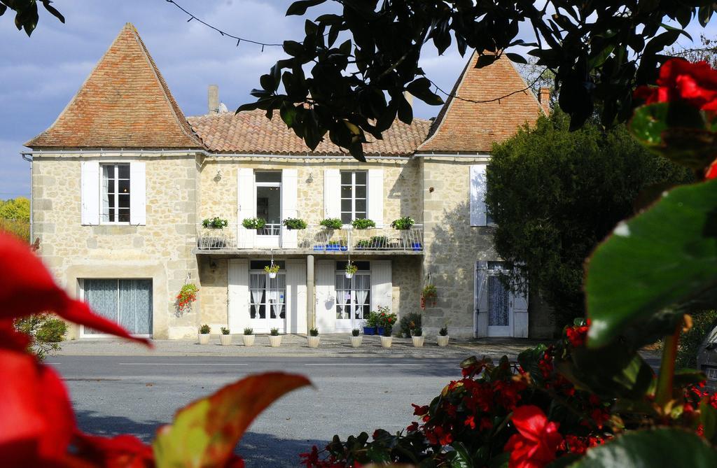 Chez Madeleine Bed & Breakfast Saint-Colomb-de-Lauzun Exterior photo